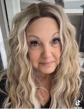 Brenda Collection-Daisy 26 inches Highlight ombre blonde body wave lace wigs