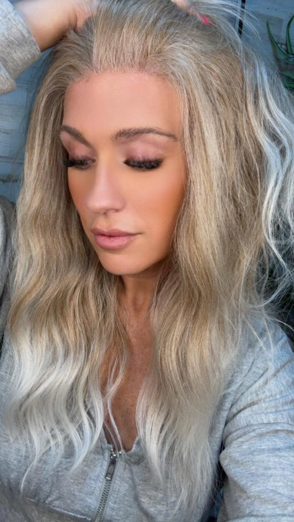 IMstyle Karissa 13*4 free part low density big volum glueless pre pluck dark blonde to white blonde 22 inches natural curls lace front wigs